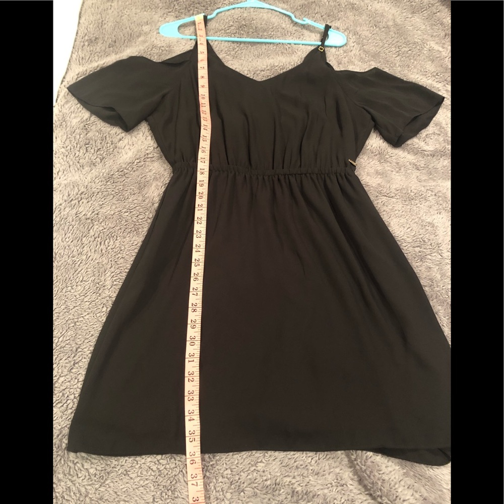 NWT GUESS cold shoulder black dress. Size Medium